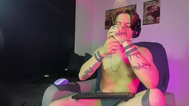 Snapshot of Jerry_Cole chatting on 10-15-25, 02:44 Jerry Cole online show from 10-15-25, 02:44