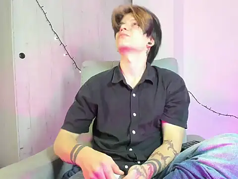 Snapshot of Jerry_Cole chatting on 12-02-25, 10:27 Jerry Cole online show from 12-02-25, 10:27