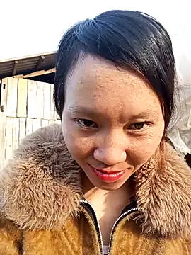 bonnie-00 online show from 12-17-25, 09:04