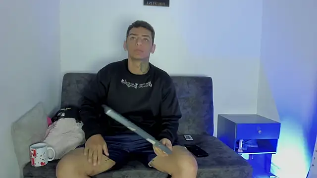 maykel and mike online show from 01-06-26, 01:15