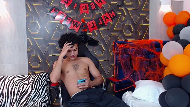 Snapshot of fire_drako_ chatting on 10-25-25, 12:56 fire drako online show from 10-25-25, 12:56