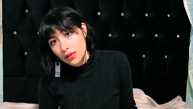 Snapshot of Sullyoonn chatting on 12-02-25, 01:11 Sullyoonn online show from 12-02-25, 01:11