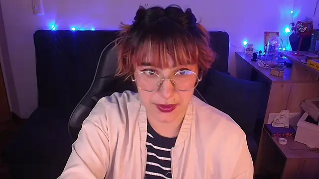 Miacatsito3 online show from 03-17-26, 03:55