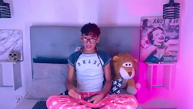 Billie Turner  online show from 11-05-25, 04:34