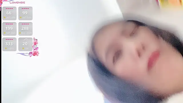 Snapshot of Miraitowa_ chatting on 11-14-25, 04:06 Miraitowa online show from 11-14-25, 04:06