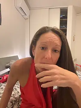 Snapshot of Kristinatreize chatting on 11-20-25, 05:45 Kristinatreize online show from 11-20-25, 05:45