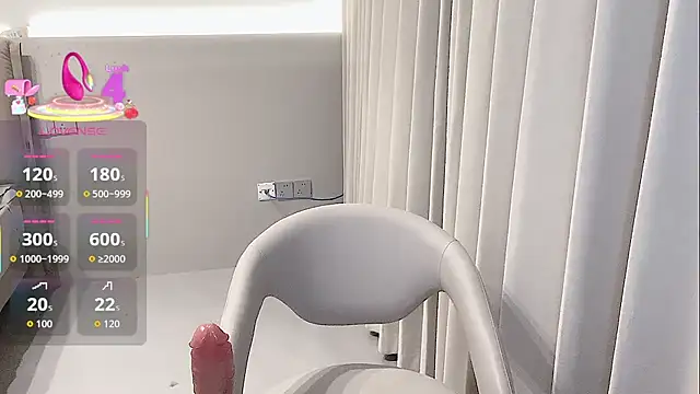 Snapshot of janequeen chatting on 10-20-25, 09:21 janequeen online show from 10-20-25, 09:21