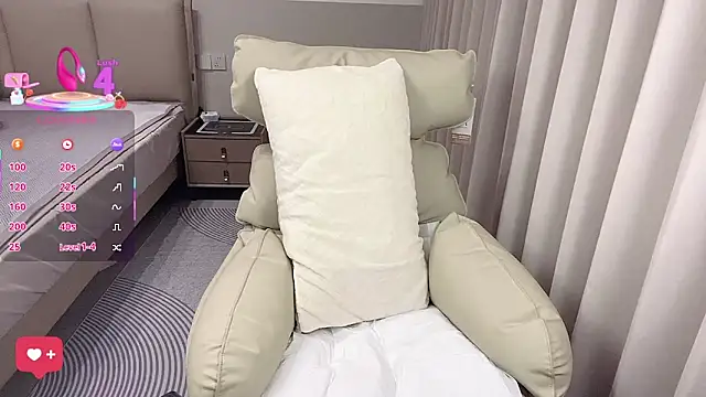 Snapshot of janequeen chatting on 11-01-25, 12:07 janequeen online show from 11-01-25, 12:07