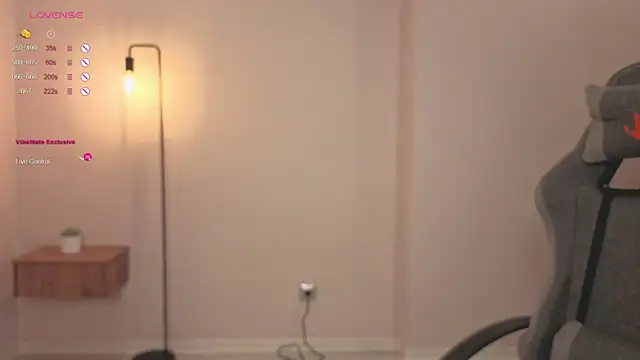 Snapshot of Frences_Eyes chatting on 10-29-25, 01:46 Frences Eyes online show from 10-29-25, 01:46