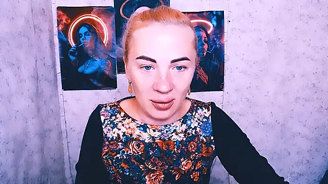 EmmaCat  online show from 10-07-25, 04:09