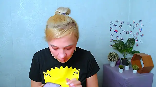 EmmaCat  online show from 12-03-25, 06:10