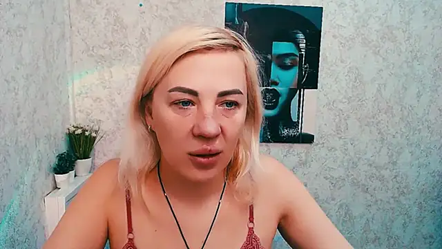 EmmaCat  online show from 02-21-26, 06:14