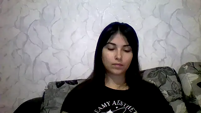 Marina Edwards online show from 09-17-25, 05:20