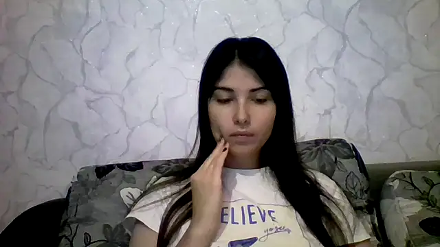 Marina Edwards online show from 09-19-25, 06:04