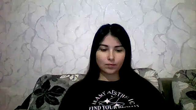 Marina Edwards online show from 10-06-25, 02:47
