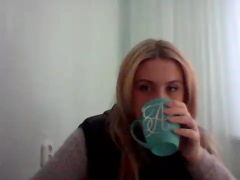 Osyvera online show from 10-04-25, 03:59