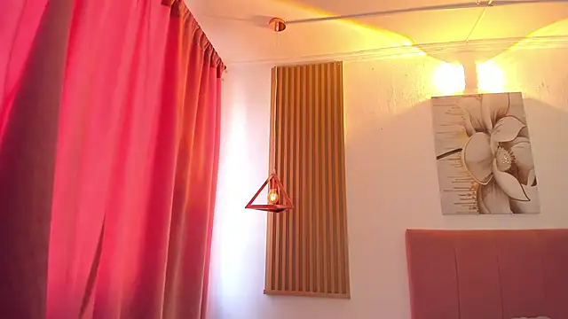 Snapshot of KoraRousee chatting on 11-02-25, 01:24 KoraRousee online show from 11-02-25, 01:24