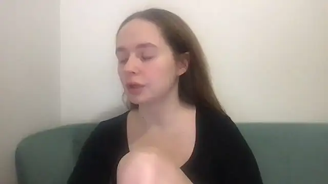 Snapshot of Miravon chatting on 12-04-25, 06:38 Miravon online show from 12-04-25, 06:38