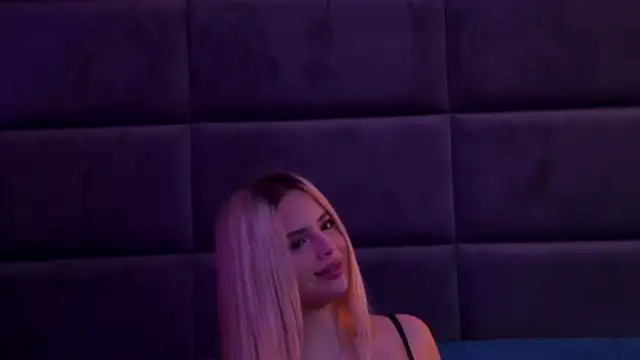 YssabelFox online show from 11-15-25, 03:52