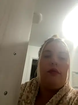 curvymilf2000 online show from 10-05-25, 07:34