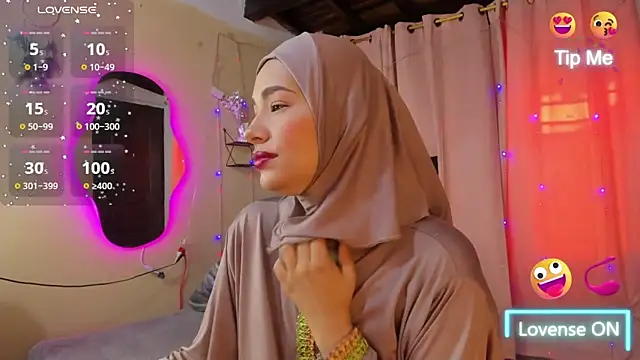 ShanaJamil online show from 09-25-25, 12:09