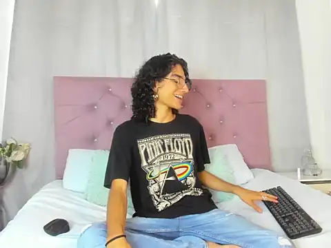 EthanBlackwoodd online show from 10-21-25, 07:47