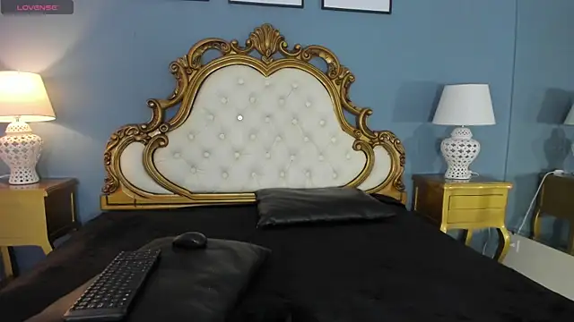 CharlottePons online show from 09-30-25, 07:52