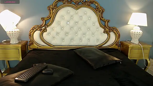 CharlottePons online show from 10-03-25, 08:17