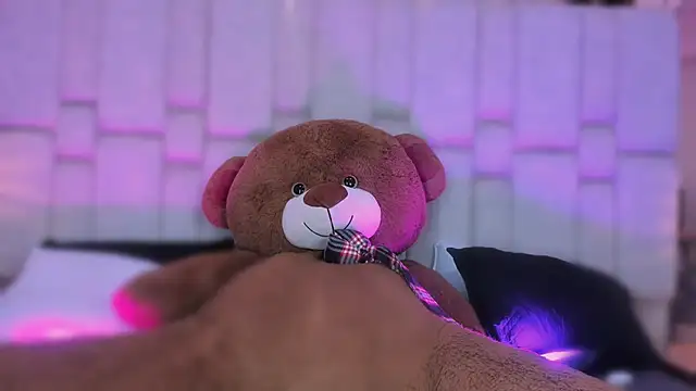  GigiDoll  online show from 10-17-25, 11:57