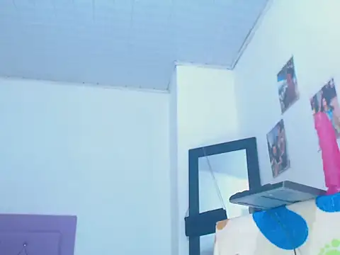 whitneytt online show from 10-18-25, 03:46