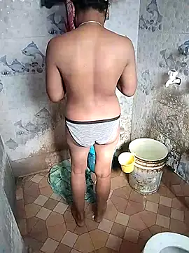 Snapshot of Bengalibeauty96 chatting on 12-17-25, 07:58 Bengalibeauty96 online show from 12-17-25, 07:58