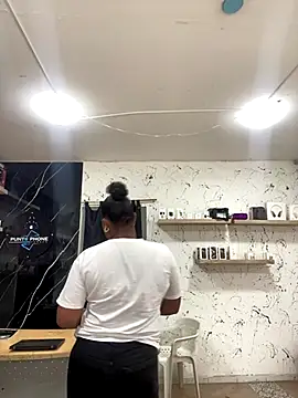 Snapshot of Karol_sexy23 chatting on 11-01-25, 03:03 Karol sexy23 online show from 11-01-25, 03:03