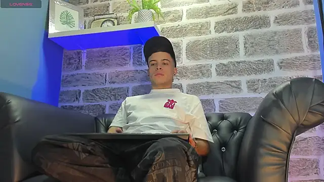 kevinn blue1 online show from 10-28-25, 12:14