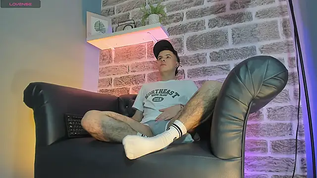 kevinn blue1 online show from 10-28-25, 09:06