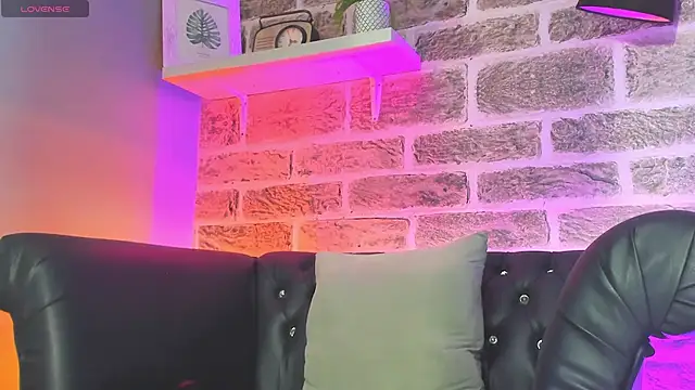 kevinn blue1 online show from 11-04-25, 09:14