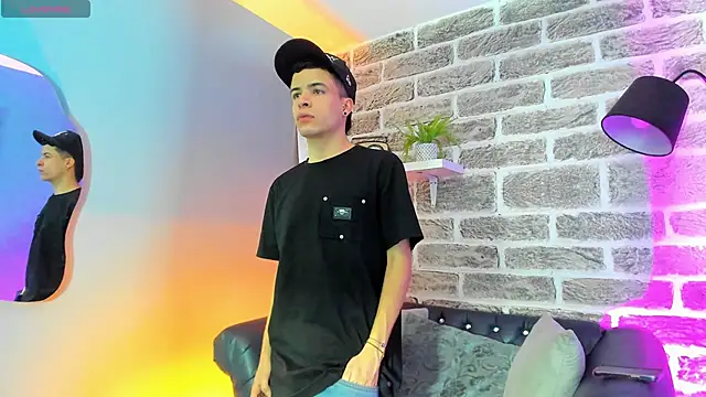 kevinn blue1 online show from 11-07-25, 05:24