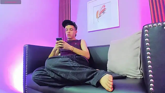 kevinn blue1 online show from 11-10-25, 08:30