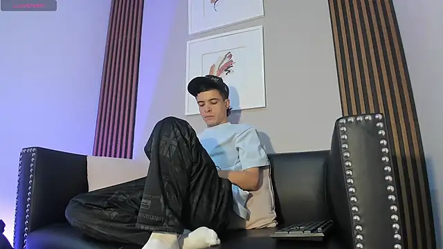 kevinn blue1 online show from 11-11-25, 12:27