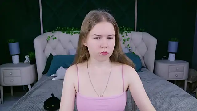 Snapshot of Alida_Brice chatting on 11-06-25, 05:41 Alida Brice online show from 11-06-25, 05:41