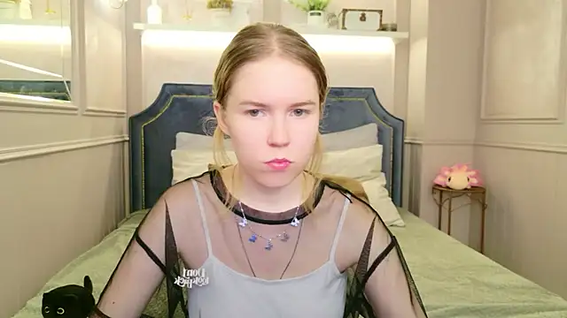 Snapshot of Alida_Brice chatting on 11-27-25, 05:53 Alida Brice online show from 11-27-25, 05:53