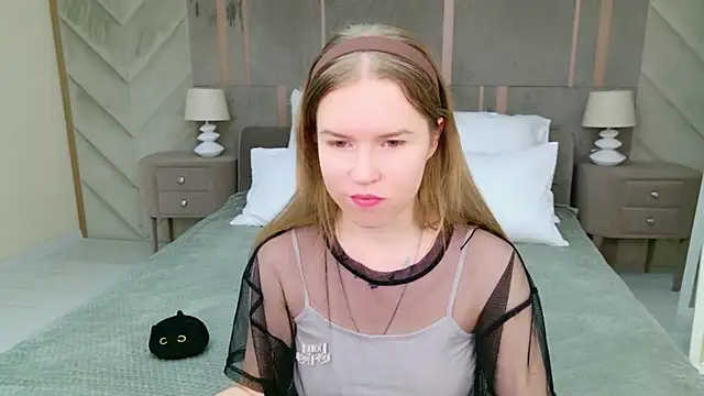 Snapshot of Alida_Brice chatting on 12-05-25, 05:38 Alida Brice online show from 12-05-25, 05:38