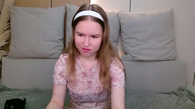 Snapshot of Alida_Brice chatting on 04-05-26, 05:37 Alida Brice online show from 04-05-26, 05:37