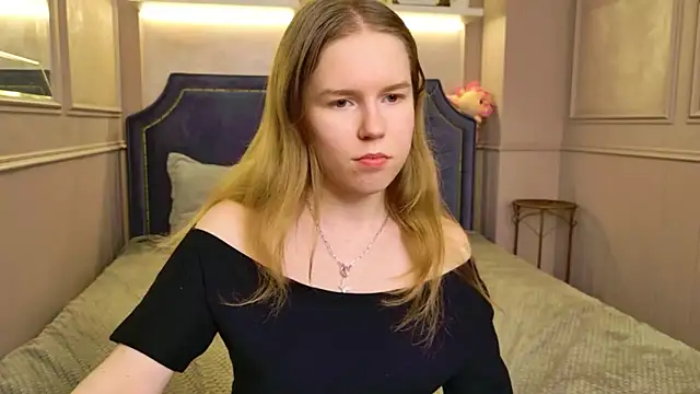 Snapshot of Alida_Brice chatting on 04-05-26, 05:43 Alida Brice online show from 04-05-26, 05:43