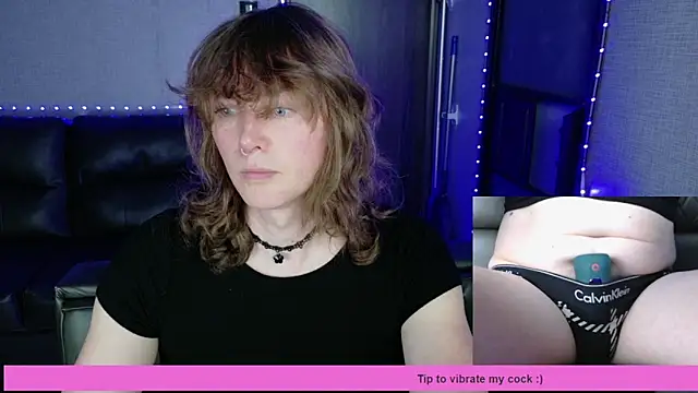 Snapshot of tsellieryder chatting on 10-26-25, 12:27 tsellieryder online show from 10-26-25, 12:27