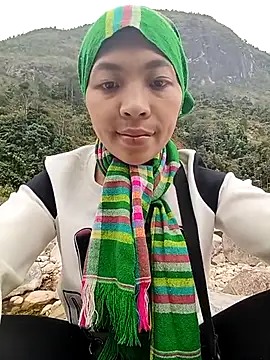 -Miu-98 online show from 12-17-25, 02:39