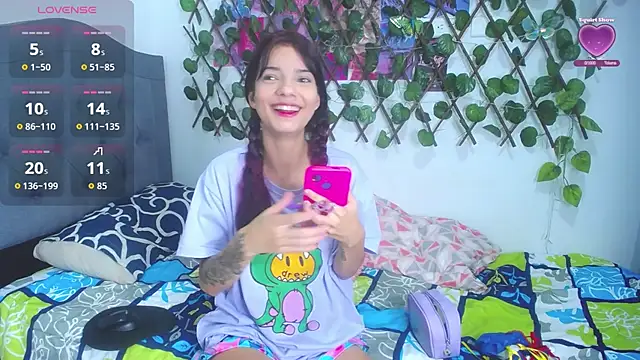 Snapshot of katy_peach chatting on 09-14-25, 08:41 katy peach online show from 09-14-25, 08:41