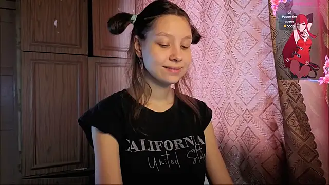 QutieDaSweet online show from 12-14-25, 09:03