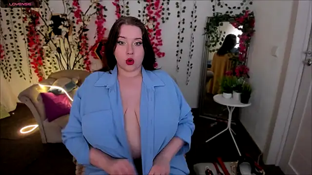 Snapshot of Selena_Muse chatting on 10-07-25, 05:54 Selena Muse online show from 10-07-25, 05:54