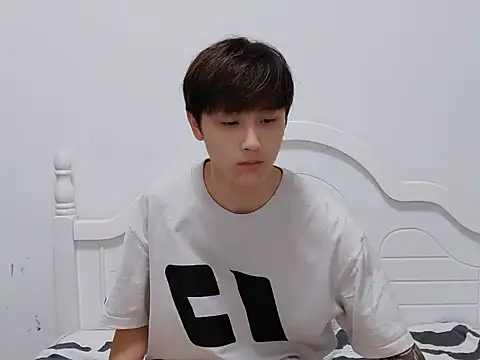 xiaoyi2563 online show from 09-15-25, 12:38