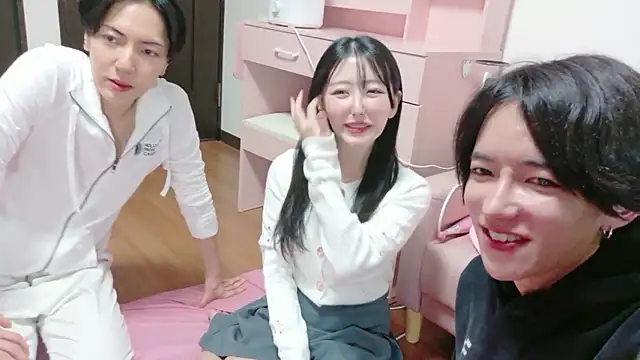 Snapshot of komei_abe chatting on 11-11-25, 11:43 komei abe online show from 11-11-25, 11:43